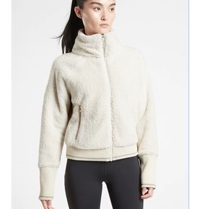 Athletes Tugga Jacket white